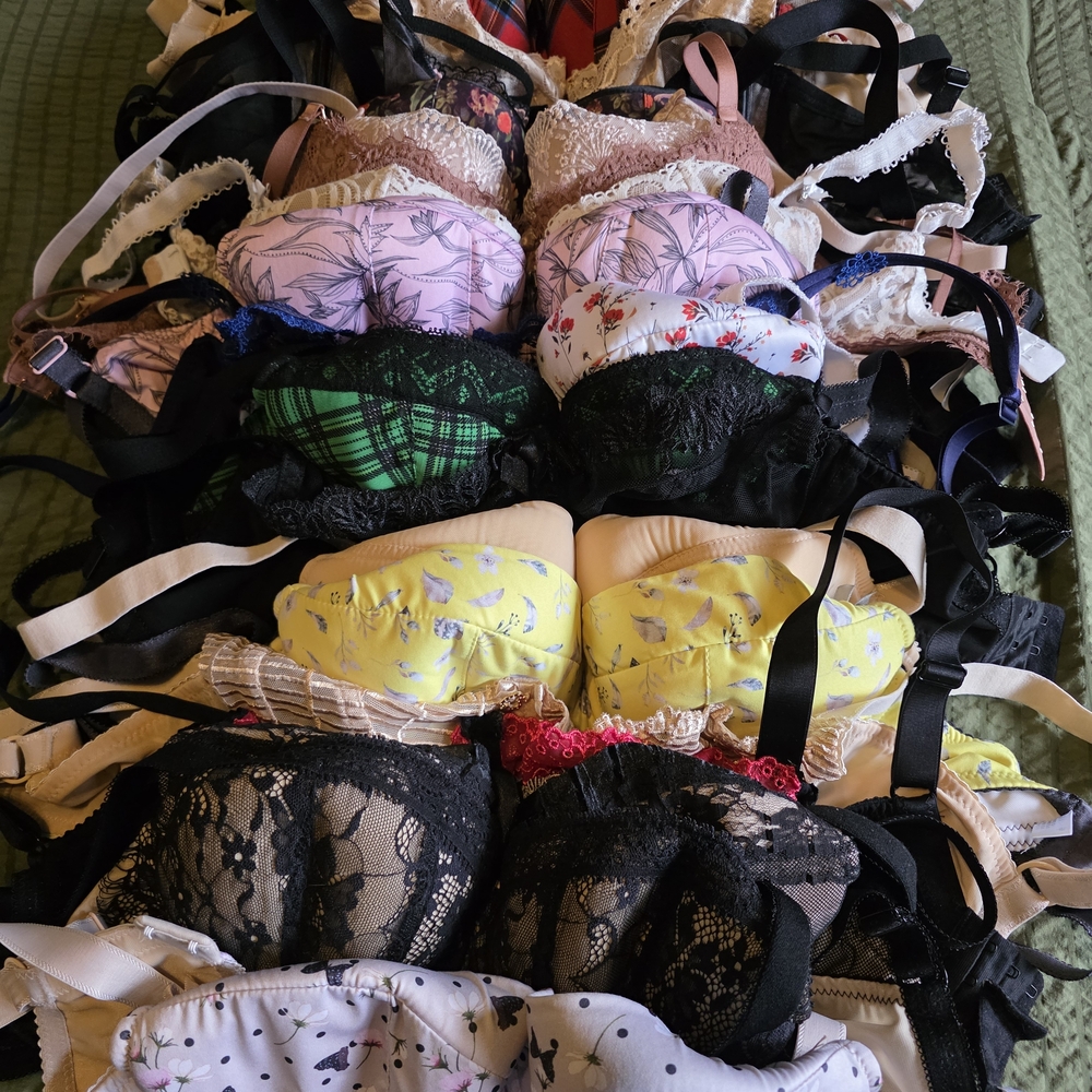 Lot Of 25 Bras For Size 28E/F And 30E/F. Many Polish Brands